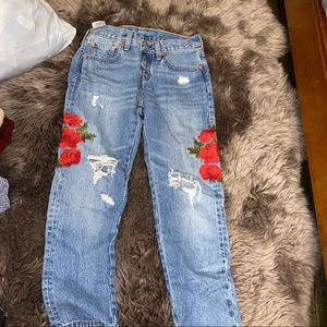 Levi ripped jeans